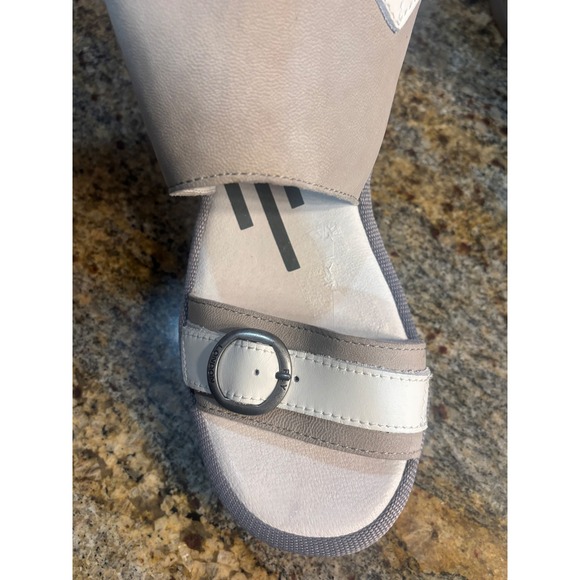 FLY LONDON Jeno Wedge Sandals Beige White Buckle Ankle Strap Size 39 (US 8-8.5) - Picture 2 of 8